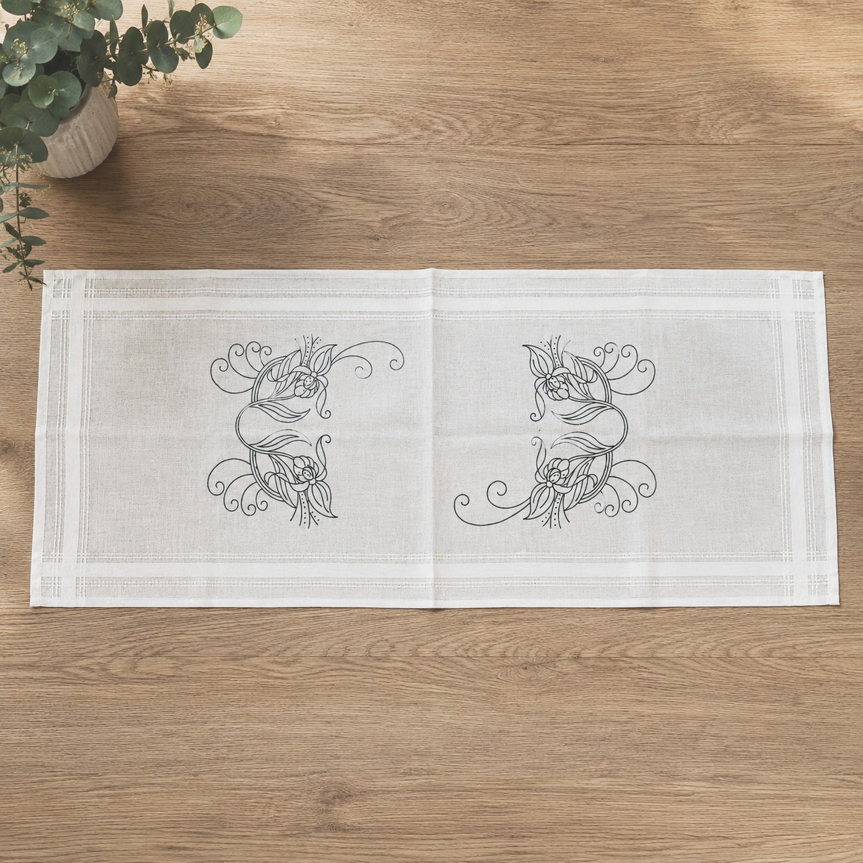 Förtryckt broderilöpare lilja – Permin