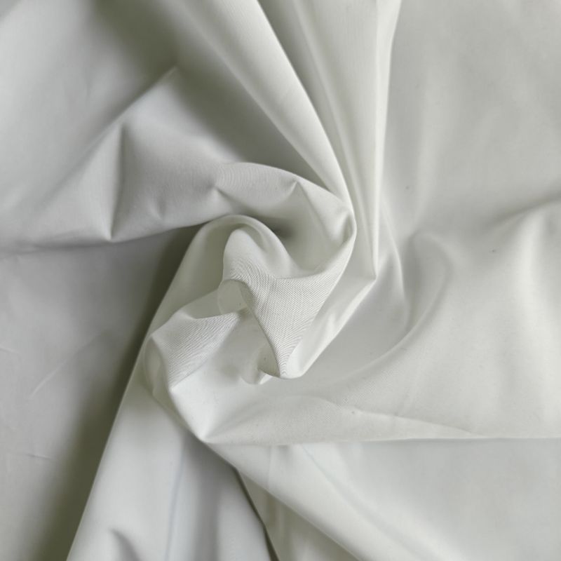 Vitt Tyg med Barrier Finish – 100% Polyester, 160 cm (för Utemiljö & Kläder)