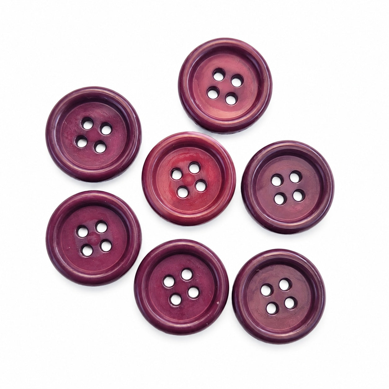 Knapp Aubergine 15 mm