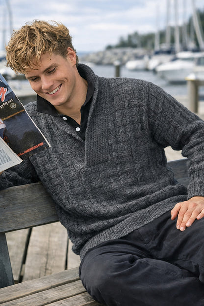 Stickmönster Herrtröja Swania 2592 – Strukturstickad Herrpullover grå