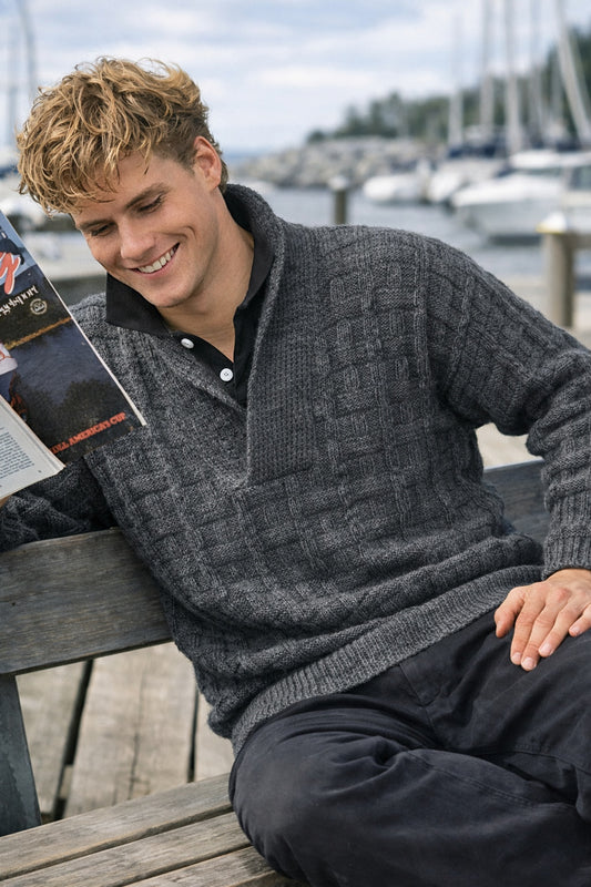 Stickmönster Herrtröja Swania 2592 – Strukturstickad Herrpullover grå