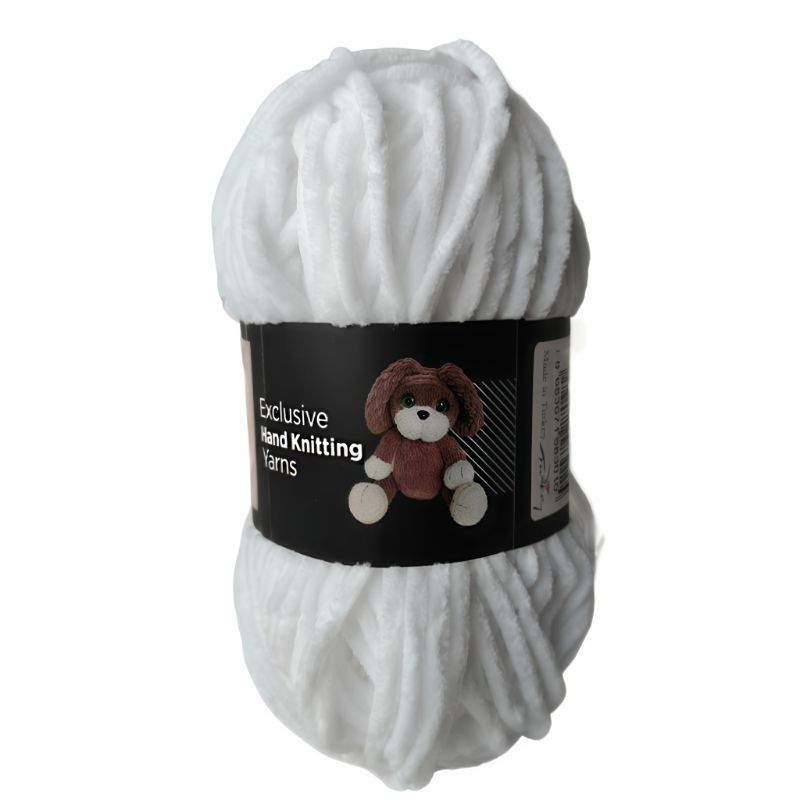 Velourgarn i färgen vit mjukt polyestergarn
