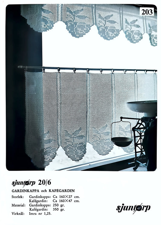 virkad spetsgardin med rosor