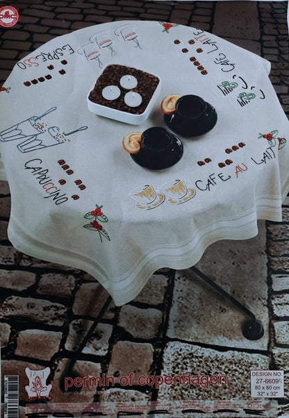 Kaffeduk Permin - Kaffe På Olika Språk 80x80cm ☕ - NavaGarn