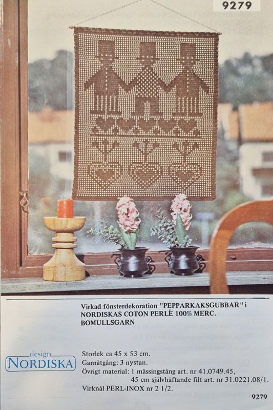 Pepparkaka Fönsterdekoration - Virkmönster NIAB 9279