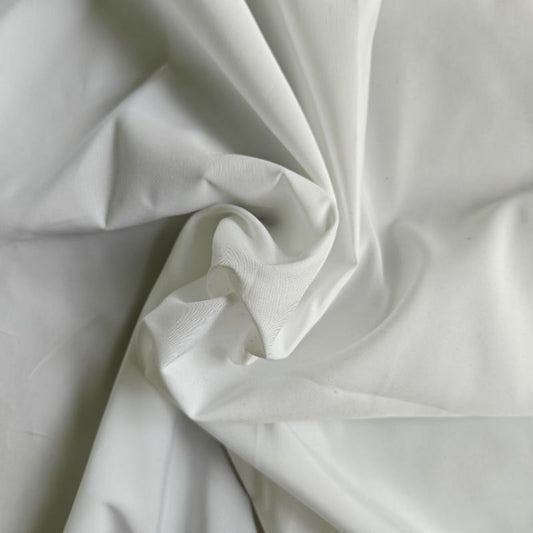 Vitt Tyg med Barrier Finish – 100% Polyester, 160 cm (för Utemiljö & Kläder)