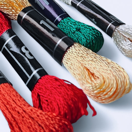 Marlitt Viscose Broderigarn - Glansigt Broderigarn i Dockor