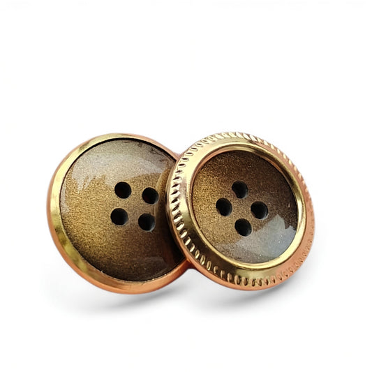 Brunmelerad knapp med kant – 20 mm