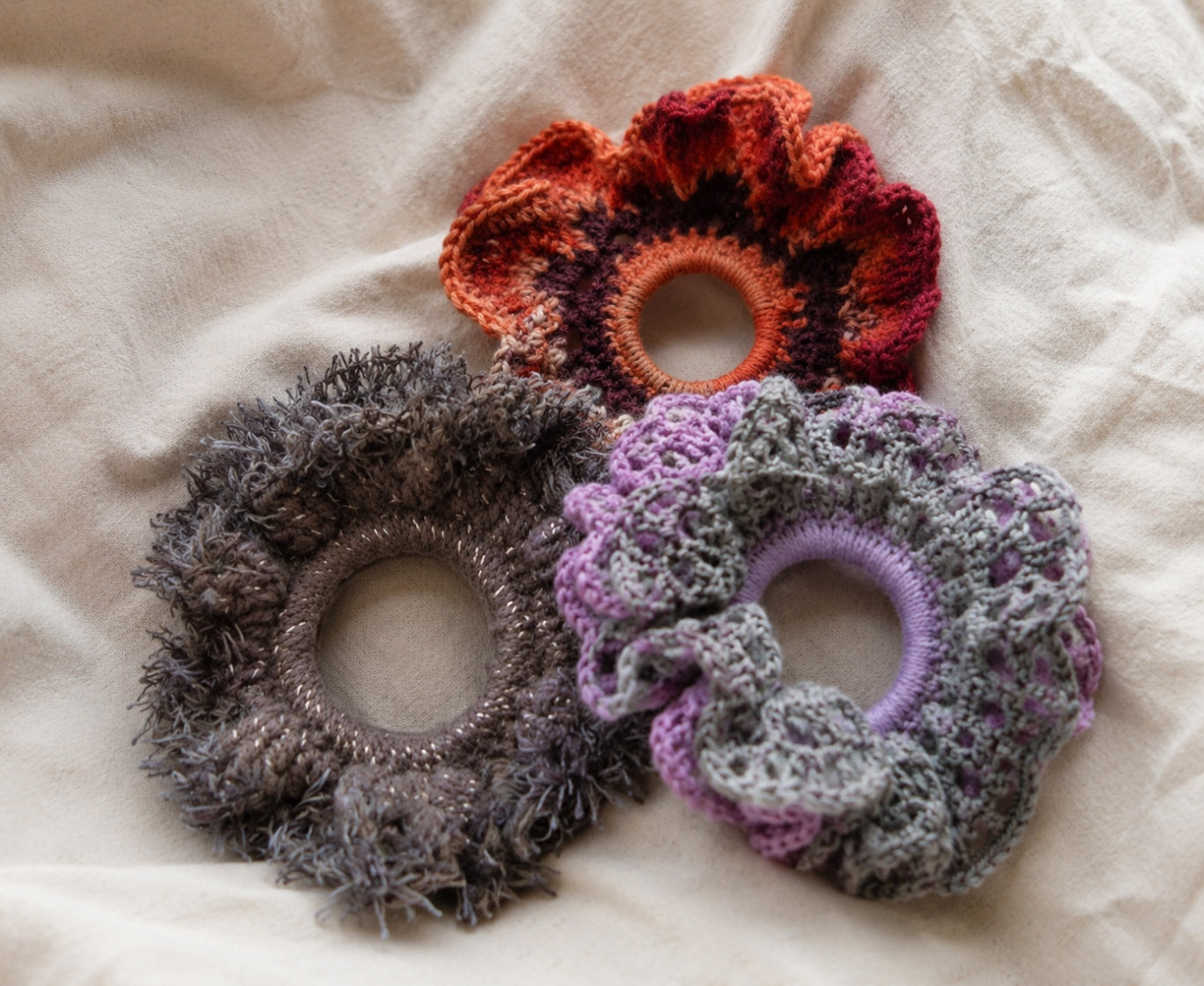 Scrunchies  - köp 3 Få 1 på köpet