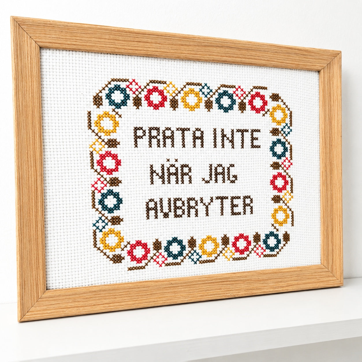 Prata inte när jag avbryter - Broderikit