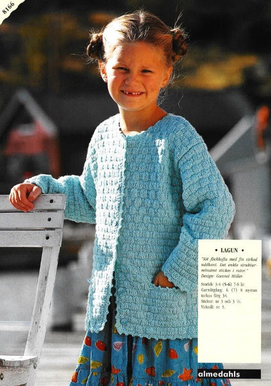 Stickad Flickkofta Almedahls - Klassiskt Stickmönster Digital Nedladdning - NavaGarn